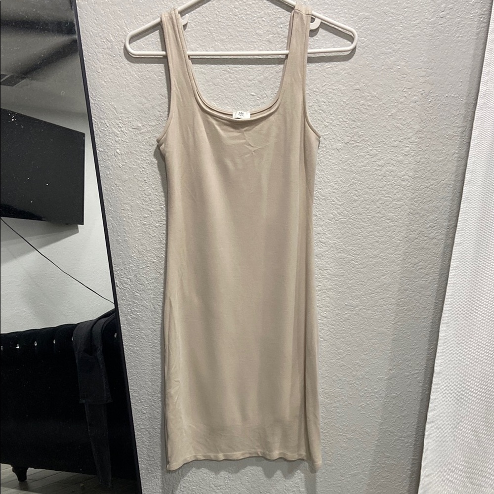 Cream Sleeveless Scoop Neck Midi Dress